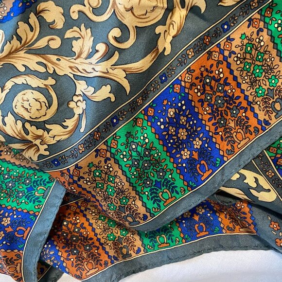 Elaine Gold For Collection XIIX Patterned 100% Silk Scarf‎ - Picture 3 of 7